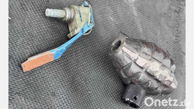 Diese Übungshandgranate fanden Mitarbeiter des Entsorgungsbetriebs im Altmetall. Bild: PI Weiden