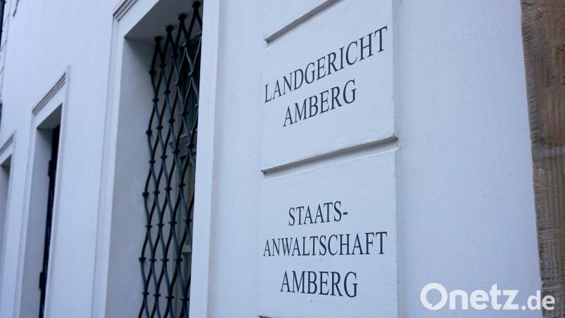 Die Staatsanwaltschaft Amberg hat vor dem Landgericht Anklage gegen einen Polizeibeamten aus dem Landkreis Schwandorf erhoben. Symbolbild: jut
