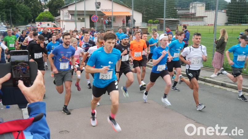 1423 Teilnehmer gingen beim letzten Landkreislauf an den Start in Fronberg an den Start. Archivbild: Hirsch