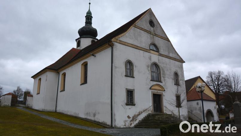 In diesen Tagen beginnen die Bauarbeiten an der Außensanierung der Leonberger Pfarrkirche St. Leonhard, mit einem Kostenaufwand von 1,2 Millionen Euro. Bis Mitte 2026 sollen die Arbeiten abgeschlossen sein. Bild: jr