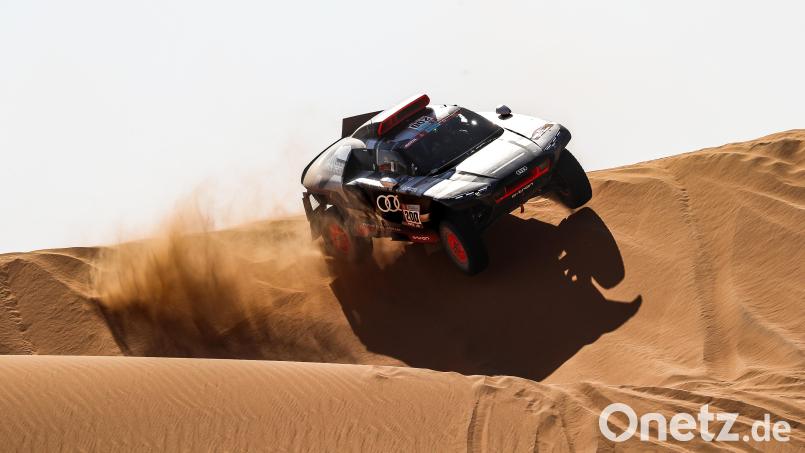 Ein Audi RS Q e-tron in Aktion im Jahr 2022. Einer der damals bei der Rallye Dakar eingesetzten Fahrzeuge, liegt nun in Teilen auf der illegalen Halde in Tschechien. Bild: Audi Communications Motorsport