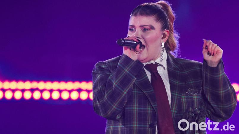 Sängerin Loi ist besonders nervös, wenn ihre Mutter bei Konzerten dabei ist. Bild: Joerg Carstensen/dpa