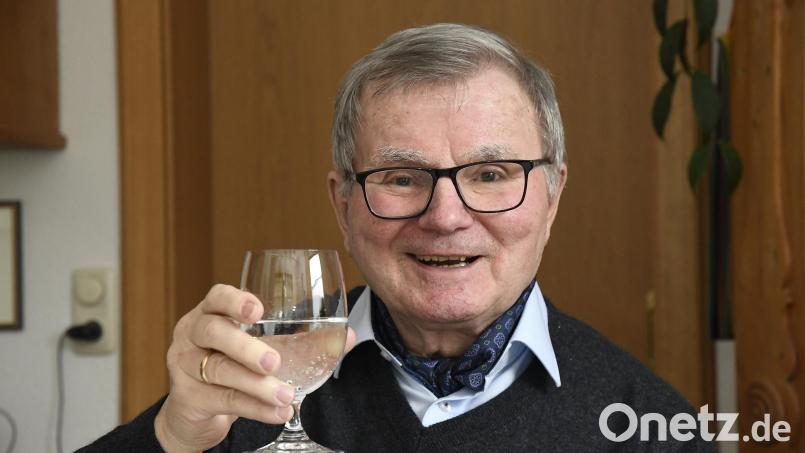 Amberg-Sulzbachs Altlandrat Hans Wagner , der 24 Jahre an der Spitze des Landkreises stand, feiert seinen 90. Geburtstag und verbringt seinen Ehrentag mit seiner Ehefrauen, seinen Kindern und deren Familien. Archivbild: Petra Hartl