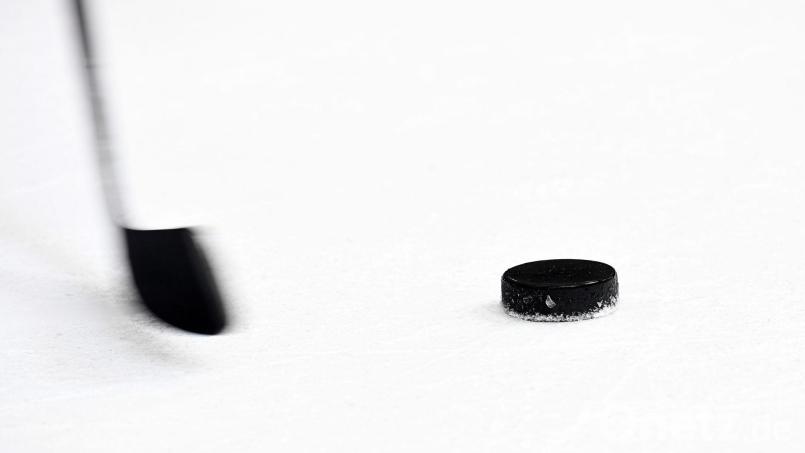 Die Junioren des 1. EV Weiden sind am Wochenende wieder im Einsatz. Symbolbild: Tobias Hase/dpa