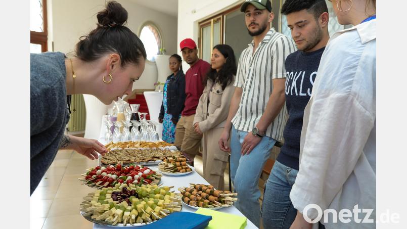 Internationales Fingerfood, jede Menge Raum und Zeit für Begegnungen von Menschen aus unterschiedlichen Kulturkreisen und ein zum Thema passender Film: Das sind die Komponenten, die die interkulturelle Filmnacht ausmachen. Archivbild: Wolfgang Steinbacher