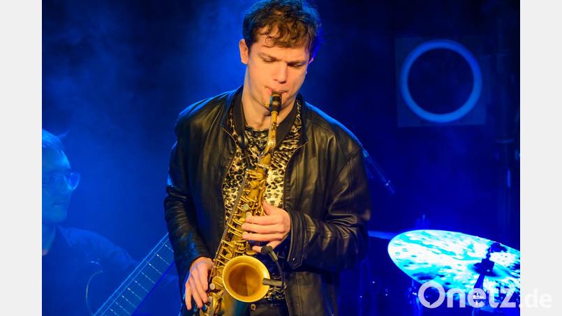 Jakob Manz und seine Bandmitglieder spielen Funk und Fusion, direkt und voller Groove. Bild: Oliver Saul/exb