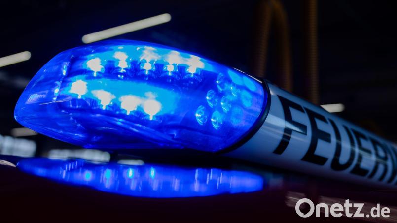 Wegen eines Brandes in einer Werkstatt in Schönlind bei Wunsiedel rückte am Donnerstag die Feuerwehr aus. Symbolbild: Rolf Vennenbernd/dpa