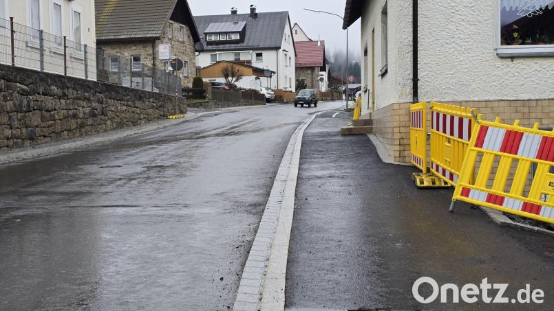 In der Ochsenkopf-Region müssen Autofahrer wegen einer Straßensperrung Umwege in Kauf nehmen: Die Fichtelberger Straße zwischen Fichtelberg und Neubau wird erneut gesperrt. Bild: Thomas Geißler/fph