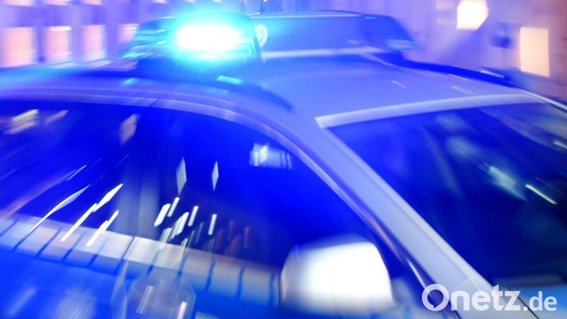 In Vilseck ist ein Neuwagen angefahren worden. Bild: Carsten Rehder/dpa