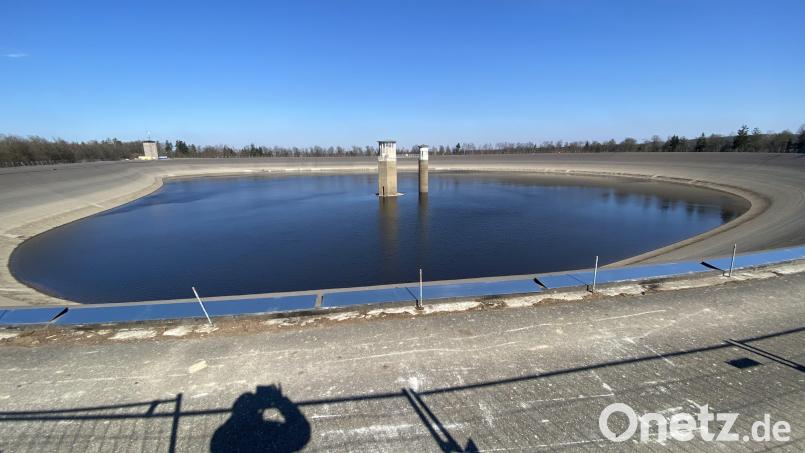 Der Hochspeicher Rabenleite bei Großenschwand soll künftig 90.000 Kubikmeter mehr Wasser fassen können als bisher. Bild: Josef Glas