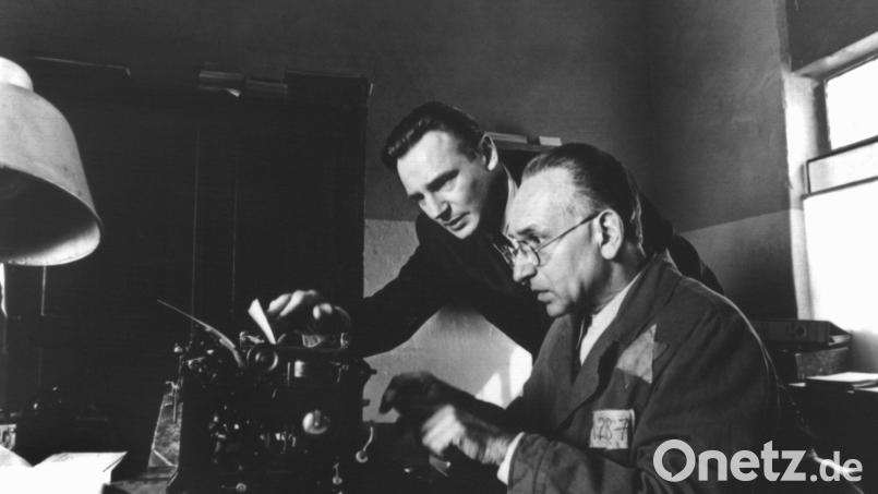 Der Film "Schindlers Liste" mit Liam Neeson als Oskar Schindler (links) und Ben Kingsley als Itzhak Stern (rechts) gilt mittlerweile als Klassiker und hat nichts von seiner Wucht und Eindringlichkeit verloren. Bild: picture-alliance/ dpa | UIP