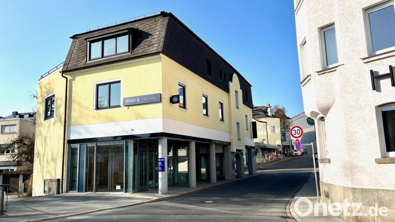 Zwischen ZOB und NOC zieht im Mai ein italienischer Lebensmittelladen ein. Der Besitzer ist in der Region kein Unbekannter, schließt aber zugunsten des Weidener Geschäftes sein Restaurant in Erbendorf. Bild: Gabi Schönberger