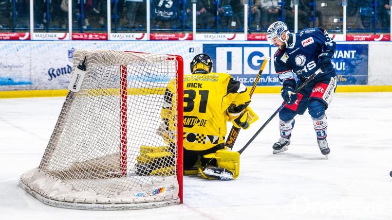 David Elsner erzielte beim 4:2 der Blue Devils gegen Krefeld drei Treffer. Bild: Elke Englmaier
