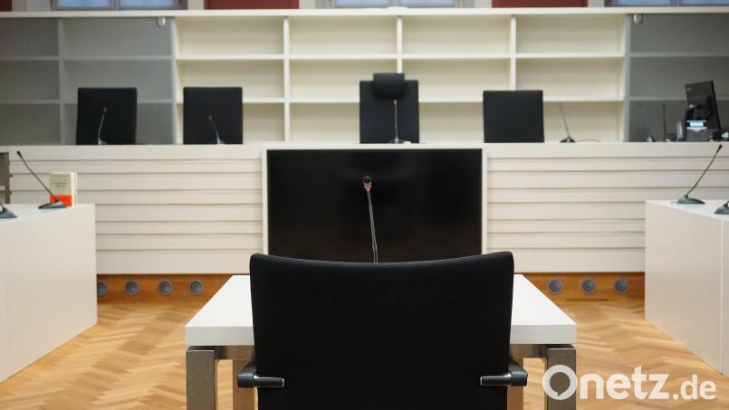 Eine alleinerziehende Ambergerin musste sich wegen Geldunterschlagungen vor dem Amberger Landgericht verantworten. Bild: jut