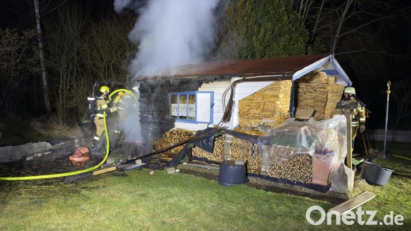 Ein Schaden in Höhe von rund 2000 Euro entstand beim Brand eines Gartenhauses in Klardorf. Bild: PI Schwandorf/exb