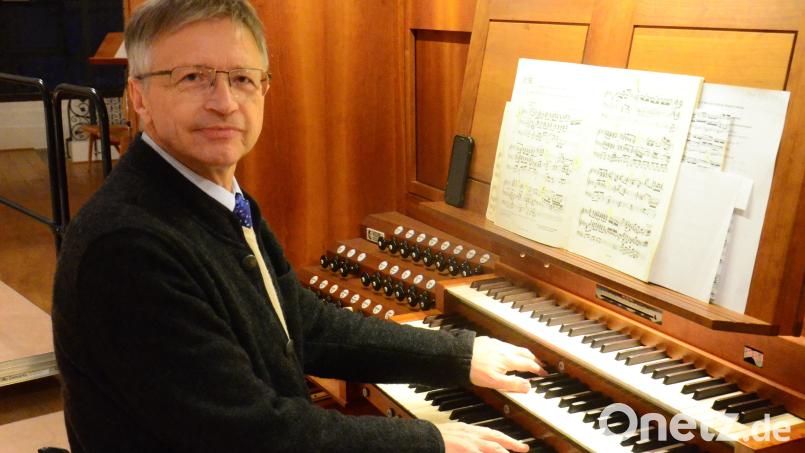 Franz Josef Stoiber ließ die Orgel in St. Michael erklingen. Bild: Kunz