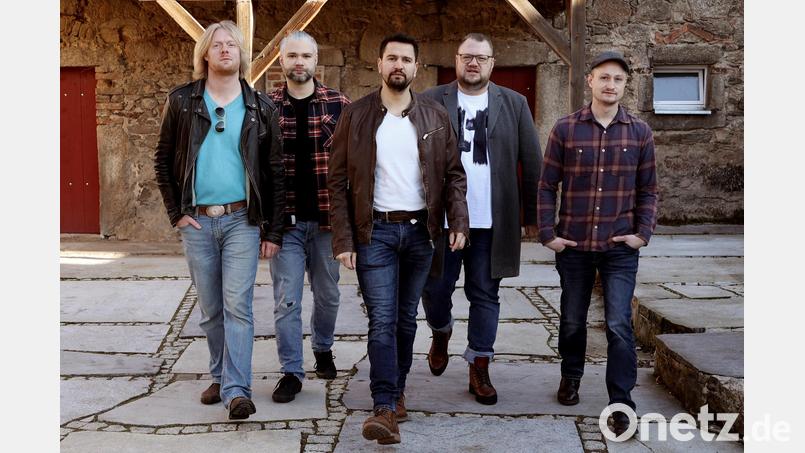 Die &quot;Coasters&quot; sind wieder zurück. Von links: Michael Neugirg (Gesang, Piano), Stefan Gierisch (Gitarre, Gesang), Johannes Wolf (Gitarre, Gesang), Maximillian Landgraf (Schlagzeug), Thomas Schedl (Bass). Bild: Julia Artmann