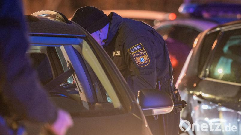 Die Polizei sicherte nach der Tat das Gelände weitläufig ab. Bild: Armin Weigel/dpa