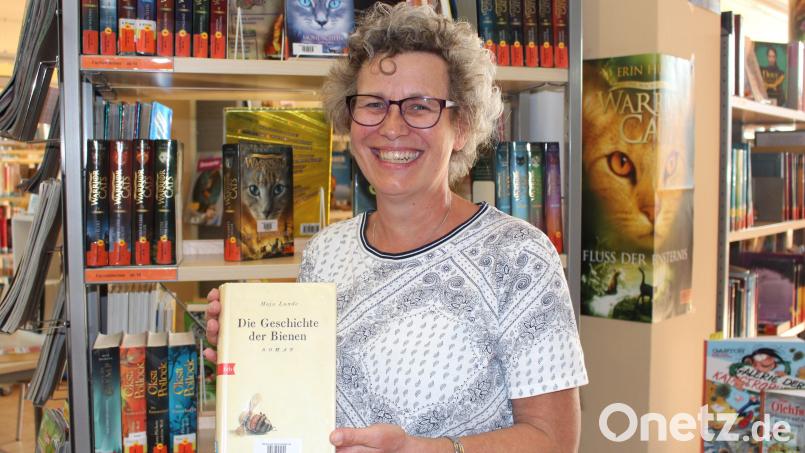 Gabi Pilz, die Leiterin der Bücherei Kümmersbruck, hat zum 50-jährigen Bestehen der Einrichtung drei Veranstaltungen organisiert, zu denen alle Lese-Fans willkommen sind. Archivbild: Dagmar Williamson