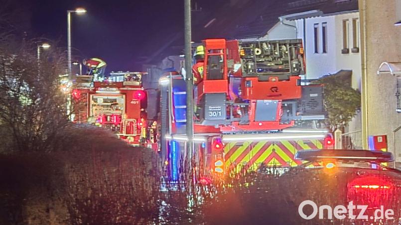Unter anderem die Wunsiedeler Feuerwehr war mit mehreren Fahrzeugen ausgerückt. Bild: Torsten Ernstberger/fph