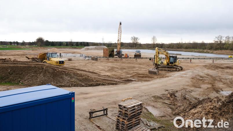 Die Stadt Grafenwöhr hadert mit einem weiteren geplanten Kiesabbaugebiet (wie hier an der Naab bei Asbach), das bei Steinfels entstehen soll. Symbolbild: mab