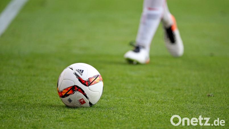 Beim Spiel der B-Junioren des FC Weiden-Ost gegen den SC Regensburg ging es nicht nur um Fußball. Symbolbild: Jan Woitas