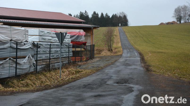 Oberste Priorität hat der Ausbau des Marterwegs in Neumühle in Richtung Hohe Straße nach Königshütte. Die Gemeinde rechnet für den Ausbau des rund 700 Meter langen Weges mit einer Förderung von 85 Prozent. Bild: jr