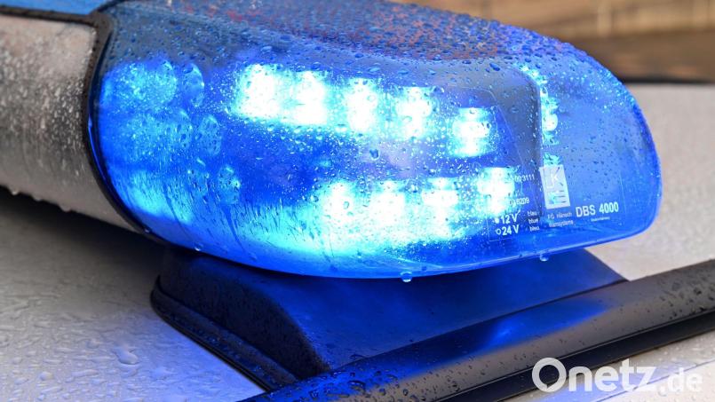Ein Traktorfahrer war in Hausen ohne Führerschein, aber unter Drogeneinfluss unterwegs. Symbolbild: Carsten Rehder/dpa/Symbolbild