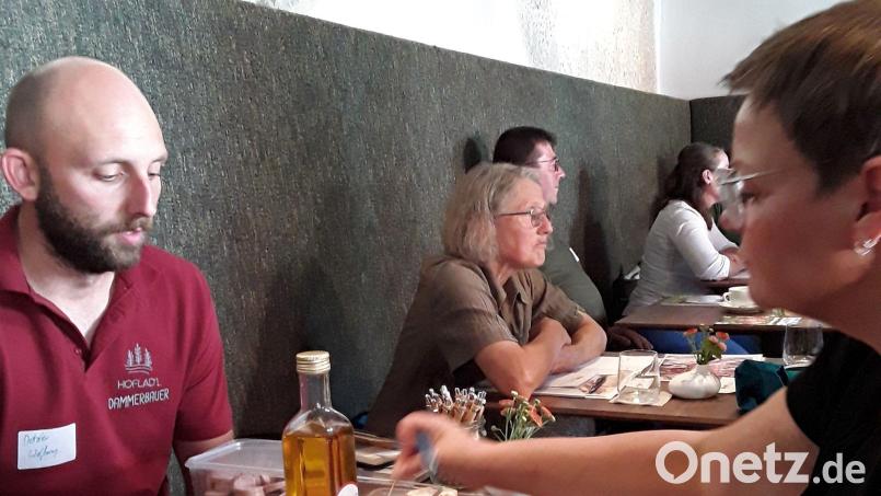 Beim vergangenen Speed-Dating, organisiert vom Regionalmanagement, saßen sich Wirt und Landwirt gegenüber. Diesmal können sich Schüler und Ausbilder austauschen. Archivbild: Sabine Pfeiffer