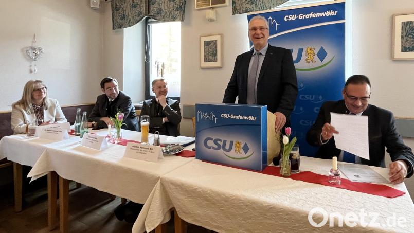 Joachim Herrmann ist schon zum dritten Mal beim Josefi-Frühschoppen in Grafenwöhr. Bild: mor