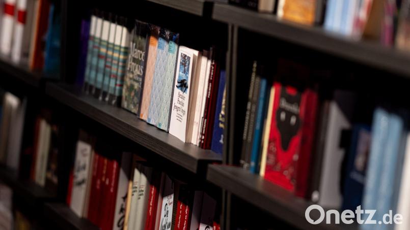 Über 25 Millionen Bücher, die auf der Plattform unter dem Hashtag #BookTok Thema waren, wurden im vergangenen Jahr verkauft. Archivbild: Fabian Sommer/dpa