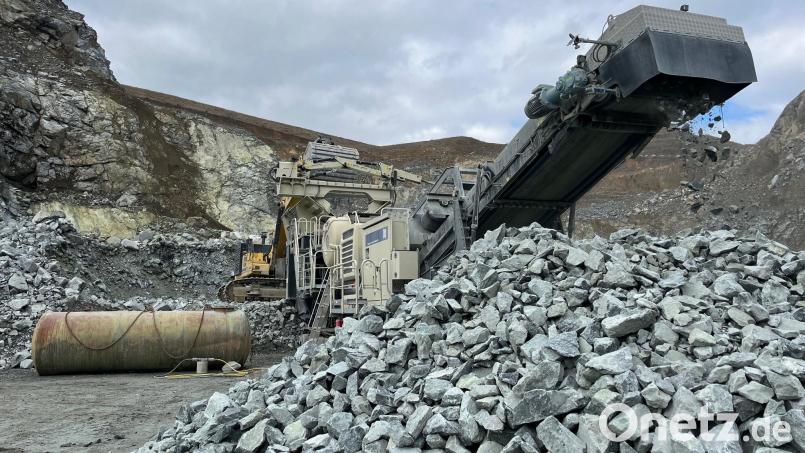 Noch läuft der Betrieb im Steinbruch an der Oberbaumühle in Windischeschenbach. Doch bald soll damit Schluss sein. Bild: Gabi Schönberger