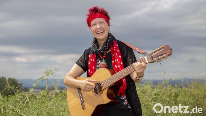 Pfeilgerades Musikkabarett mit der Stianghausratschn. Bild: Gisela Brechenmacher/exb