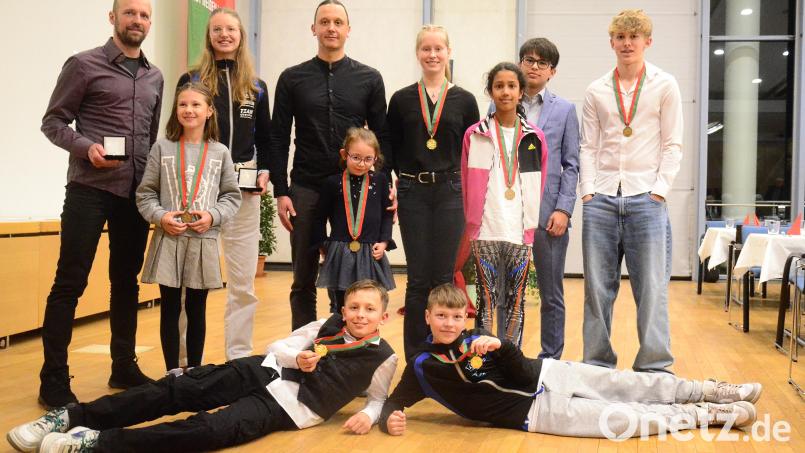 Die erfolgreichen modernen Fünfkämpfer vom Team Oberpfalz freuten sich über eine Auszeichnung bei der Weidener Sportlerehrung. Bild: Kunz