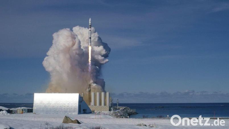 Nach wetterbedingter Verzögerung ist die deutsche Spectrum-Rakete in Norwegen gestartet. Der Flug dauerte etwa eine halbe Minute. Bild: Uncredited/Isar Aerospace/AP/dpa