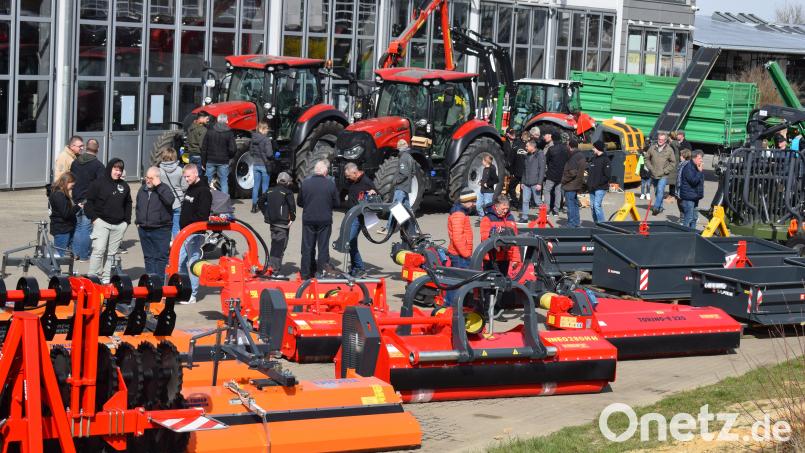Zahlreiche Besucher kommen auch in diesem Jahr wieder zur Gewerbeschau und informieren sich über Neuerungen in der Agrartechnik. Bild: bnr