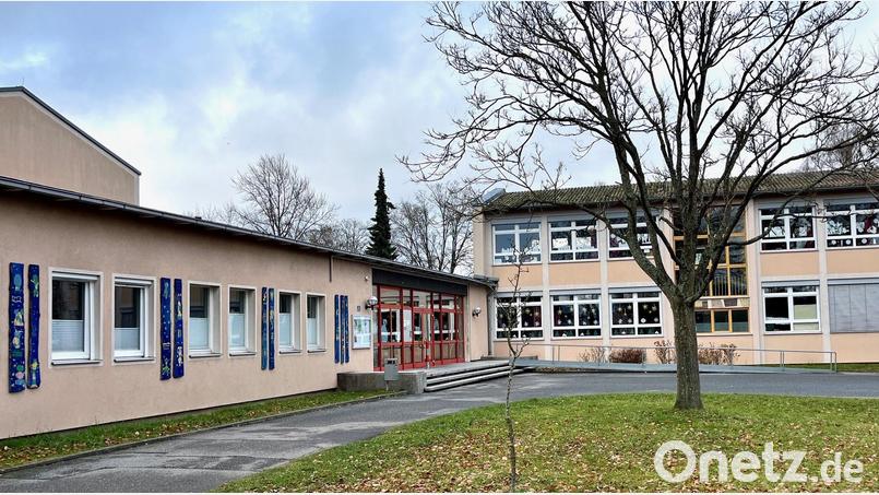 An der Albert-Schweitzer-Schule soll eine Übergangslösung mit Containern entstehen. Archivbild: Gabi Schönberger