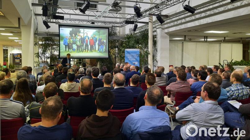 Auf großes Interesse stößt das Agrarforum von Sparkasse und Bauernverband. Bild: Ulrike Lorenz/exb