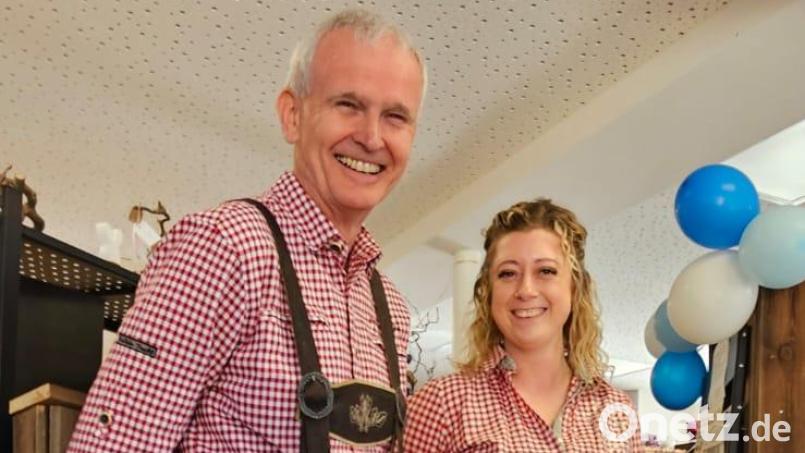 Das neue alte Team im Dorfladen um Geschäftsführer Manfred Naber und seine Stellvertreterin Romina Forte hofft auf zahlreiche Kunden und die Unterstützung der Krummennaaber. Bild: vsr