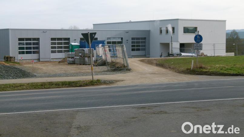 Auch die nur etwa 30 Meter lange &quot;Zufahrt zum BRK-Heim&quot; musste als Ortsstraße gewidmet werden. Sie liegt in der Grafenwöhrer Straße außerhalb des Ortsschilds Bild: rn