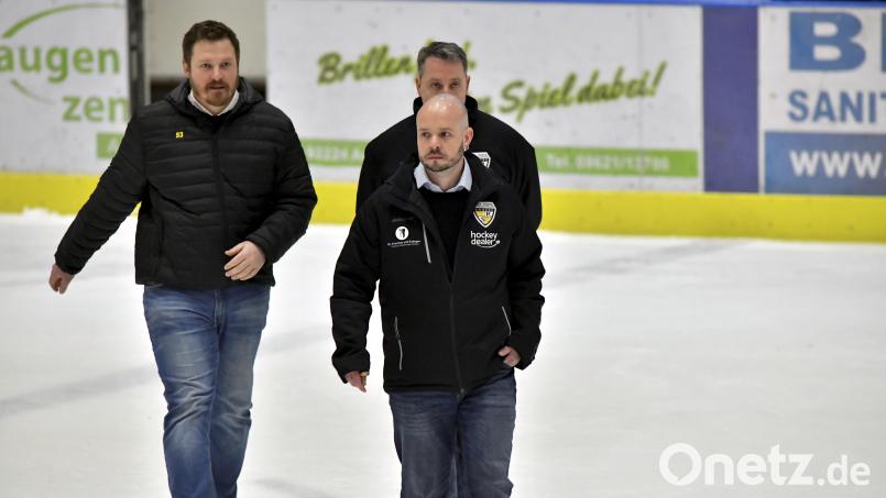 Chris Spranger (vorne) stellt die Weichen für die neue Saison. Er hat bereits einen Nachfolger für Bernhard Keil (li.) gefunden. Archivbild: Hubert Ziegler