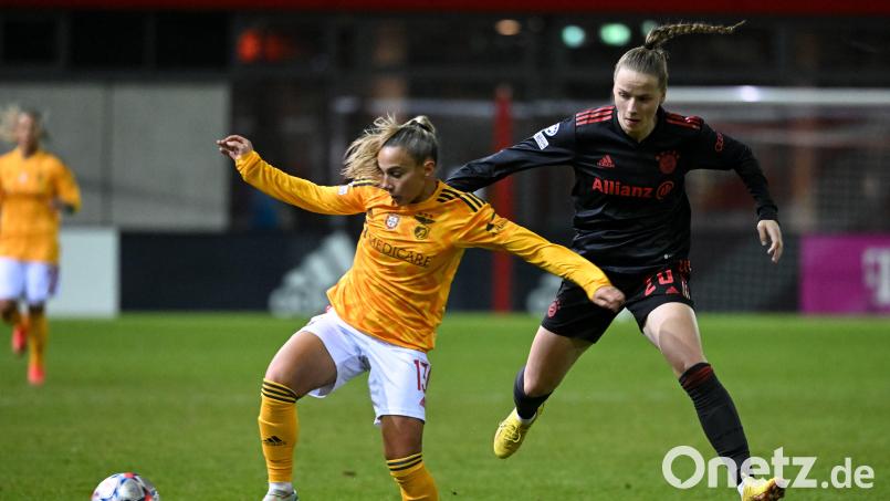 Franziska Kett (rechts) im Trikot des FC Bayern. Die gebürtige Deggendorferin steht vor ihrem Debüt in der Nationalelf. Archivbild: Sven Hoppe/dpa