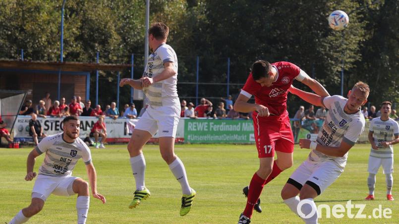 Alles im Griff hatte der SV Etzenricht beim 5:1-Vorrundensieg gegen den TSV Tännesberg. Gelingt dem Bezirksliga-Spitzenreiter auch in Tännesberg ein solch formidabler Auftritt? Archivbild: war