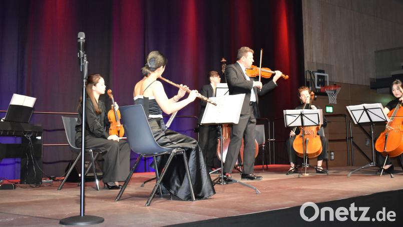 Unter der Leitung von Professor Igor Malinovsky spielte das Dresdner Residenz Orchester &quot;Vivaldi - Die Vier Jahreszeiten&quot; und andere Werke in der Stadthalle Grafenwöhr. Bild: rgr