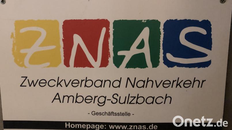 Der Zweckverband Nahverkehr Amberg-Sulzbach richtet während der fünftägigen Sperrung des Place de Laneuveville in Auerbach eine Ersatzhaltestelle an der Alleestraße ein. Symbolbild: Heike Unger