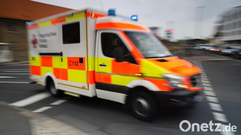 Trotz sofortiger Reanimationsmaßnahmen starb der Mann noch an der Unfallstelle. (Symbolbild) Bild: Nicolas Armer/dpa