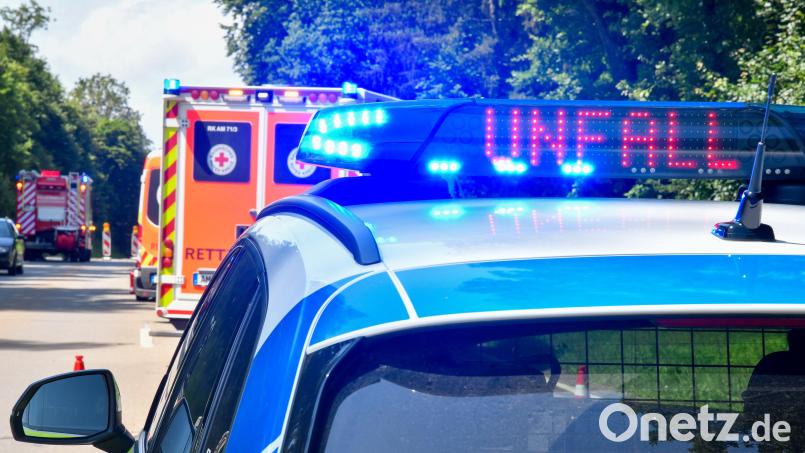 Bei einem Unfall auf der Staatsstraße 2665 bei Kemnath am Freitagmorgen wurden zwei Personen leicht verletzt. Symbolbild: Petra Hartl
