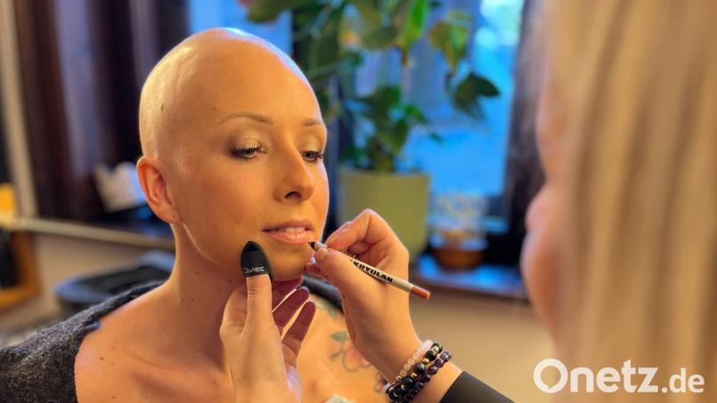 Auch Vanessa Schmidt hat das Angebot &quot;Beautiful you&quot; der VHS Schwandorf ausprobiert. Ihre Erfahrungen sind ebenso wie die von Susi Honig in die Sendung &quot;Plan B&quot; eingeflossen, die am Samstag, 12. April, um 17.35 im ZDF ausgestrahlt wird. Bild: Kyra Funk/exb