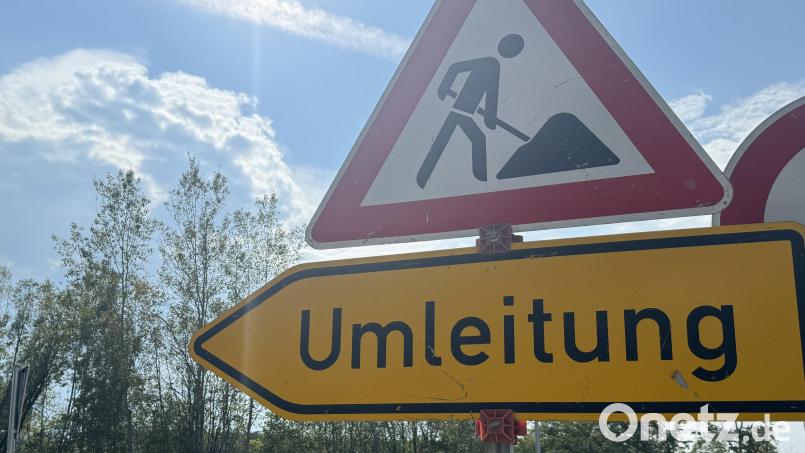Die Max-Planck-Straße im Amberger Industriegebiet Nord ist ab sofort bei der Hausnummer 9 vollständig gesperrt. Bild: Heike Unger