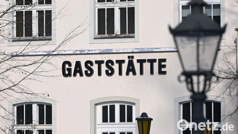 Die Zahl der Gaststättenerlaubnisse im Landkreis Tirschenreuth steigt. Tatsächlich nimmt die Zahl der Gastronomiebetriebe aber ab. Symbolbild: Hendrik Schmidt/dpa